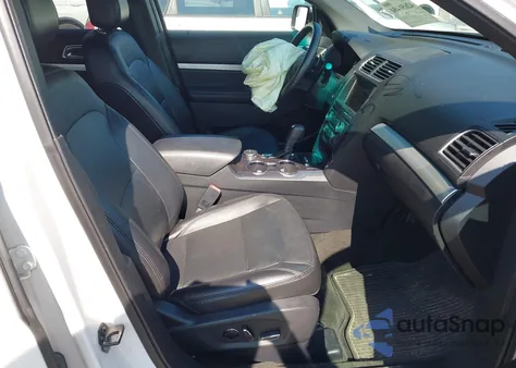 2016 Ford Explorer Xlt z USA, uszkodzony, nr VIN 1FM5K8D80GGC63715